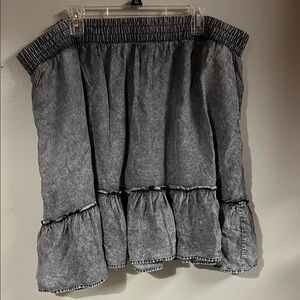 Torrid 3 denim like skirt w ruffle